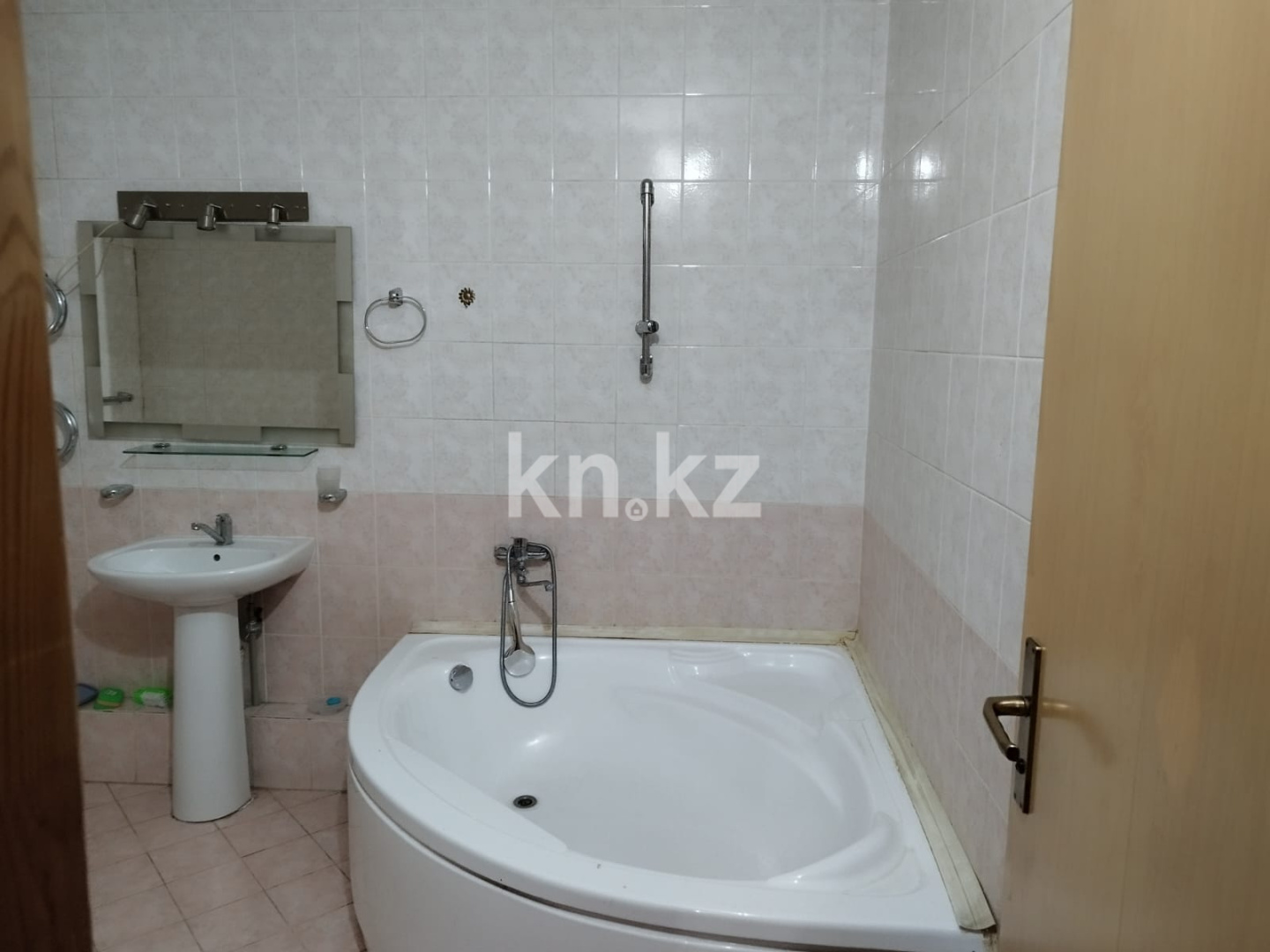 Продажа 3-комнатной квартиры, 142 м², ул. Масанчи в Алматы - фото 8