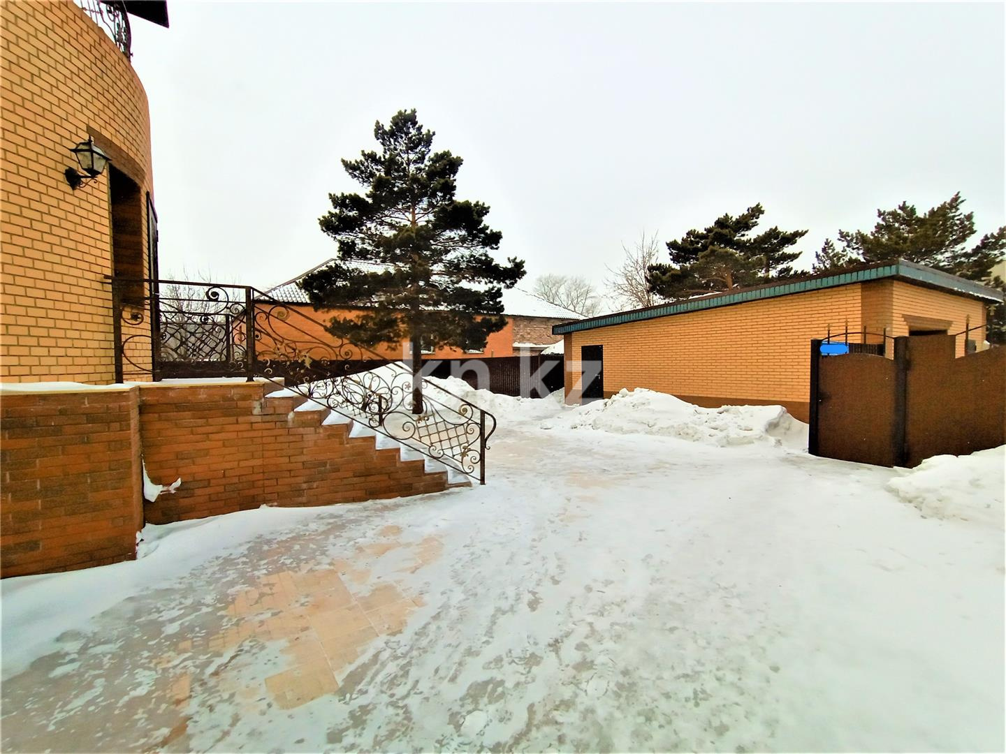 Продажа 6-комнатного дома, 300 м² в Караганде - фото 2