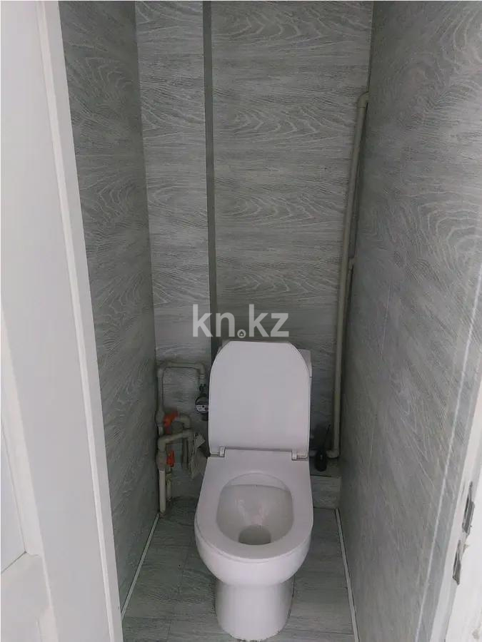 Продажа 3-комнатной квартиры, 63 м², 12 мкр., дом  16 в Алматы - фото 6