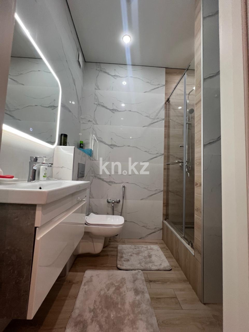 Аренда 1-комнатной квартиры посуточно, 40 м², пр. Шахтеров, дом  52б в Караганде - фото 12