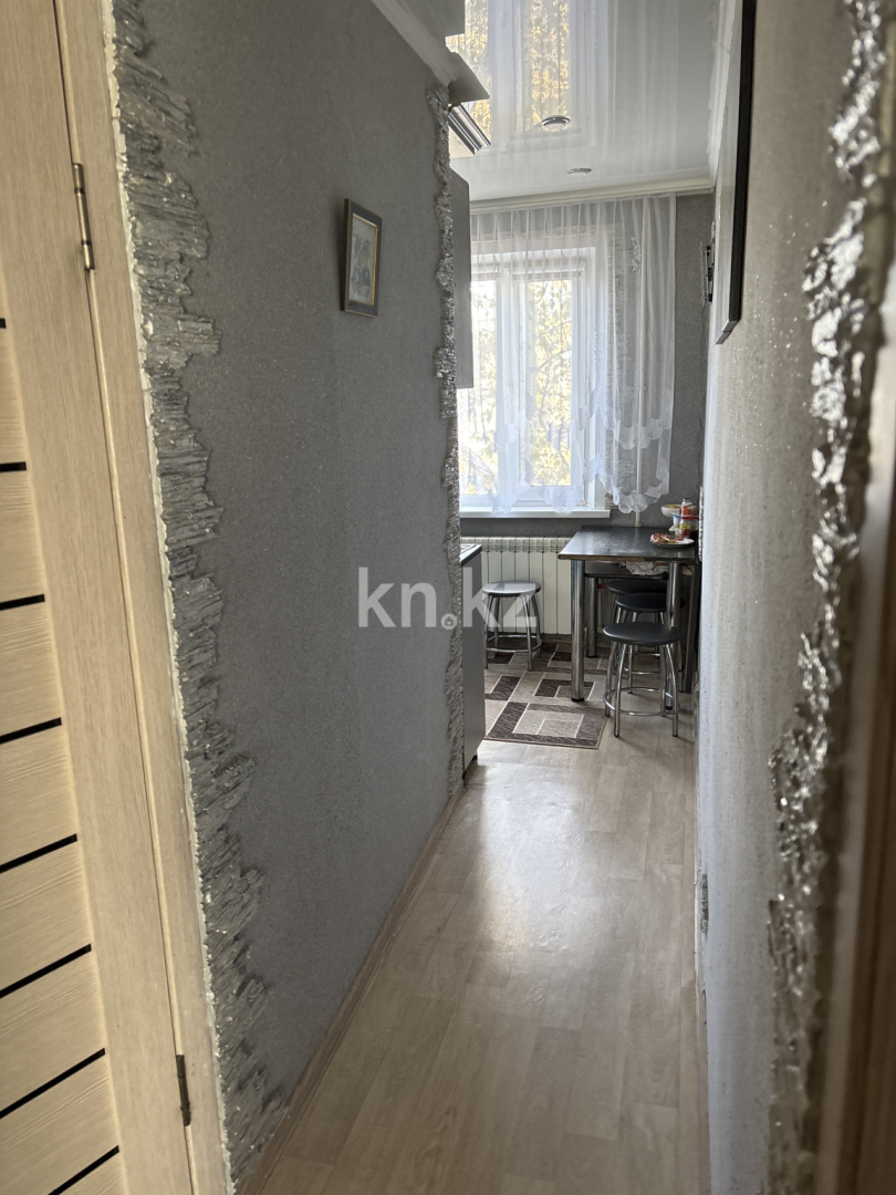 Продажа 3-комнатной квартиры, 62 м², 22 мкр., дом  25 в Караганде - фото 6