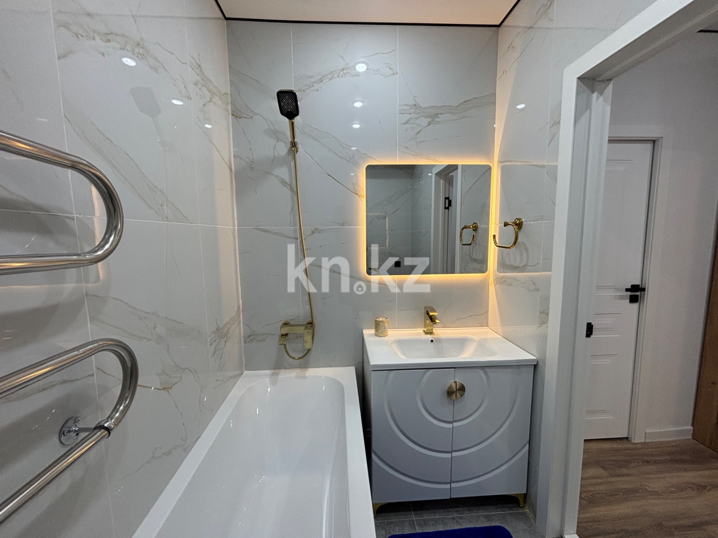 Продажа 3-комнатной квартиры, 72.4 м² в Алматы - фото 28