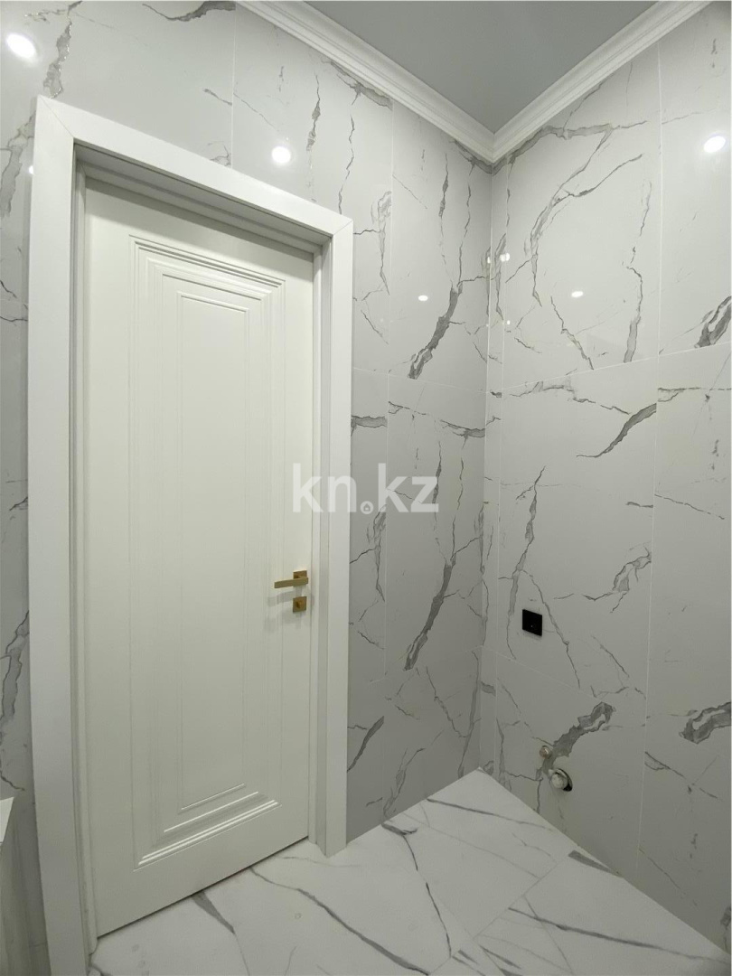 Продажа 2-комнатной квартиры, 64 м², пр. Тауелсыздык в Астане - фото 12