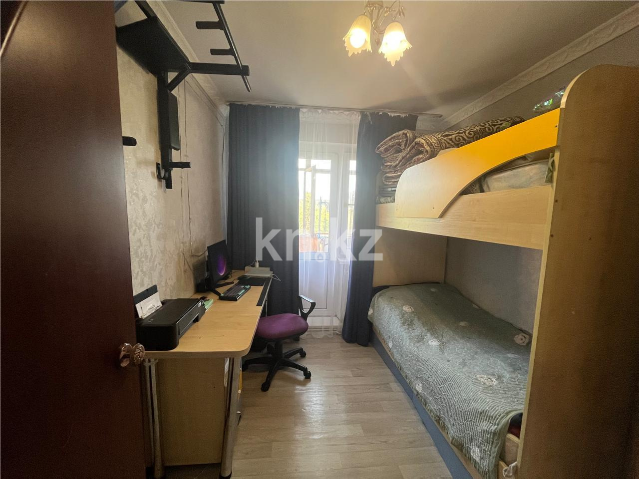 Продажа 4-комнатной квартиры, 63 м², пр. Строителей, дом  17 в Караганде - фото 5