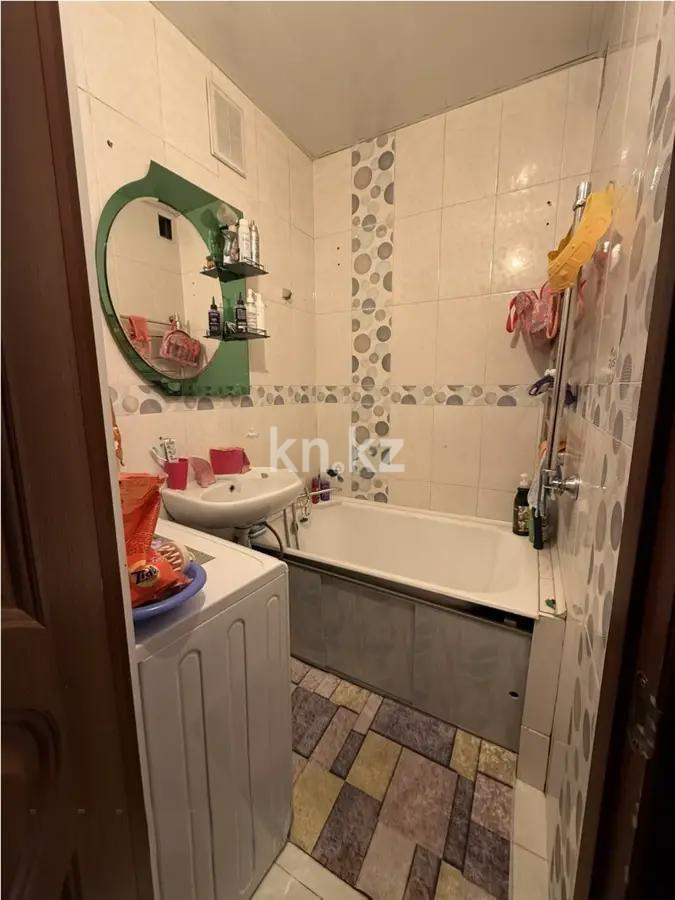 Продажа 3-комнатной квартиры, 60 м², мкр. Аксай-3, дом  12 в Алматы - фото 5