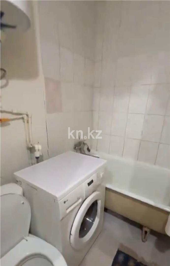 Продажа 1-комнатной квартиры, 33 м², 12 мкр. в Караганде - фото 11