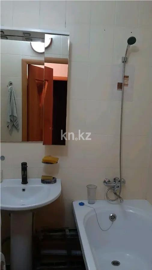 Продажа 1-комнатной квартиры, 38 м², мкр-н Гульдер-1, дом  15 в Караганде - фото 3