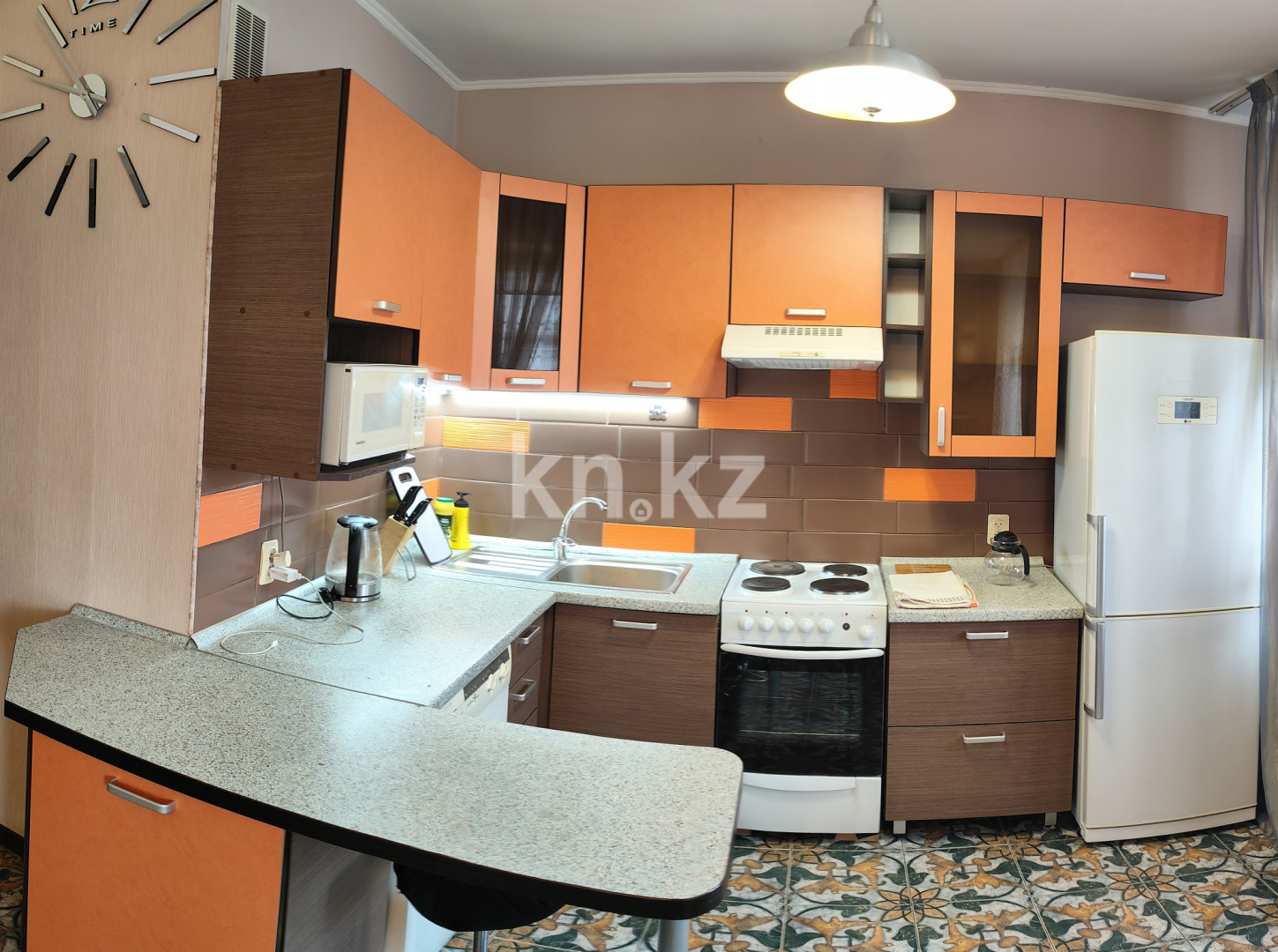 Аренда 1-комнатной квартиры посуточно, 50 м², Самал-1 мкр-н, дом  31 - ул. Жолдасбекова в Алматы - фото 8