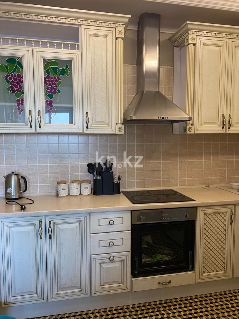 Аренда 4-комнатной квартиры, 132 м² в Астане