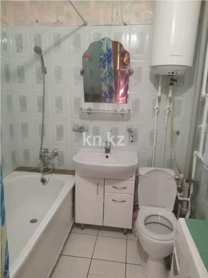 Продажа 3-комнатной квартиры, 71 м², ул. Муканова, дом  1/3 в Караганде - фото 5