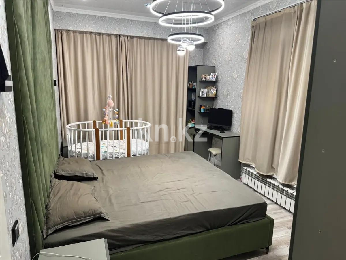 Продажа 4-комнатной квартиры, 100 м², пр. Абая, дом  164/7 в Алматы