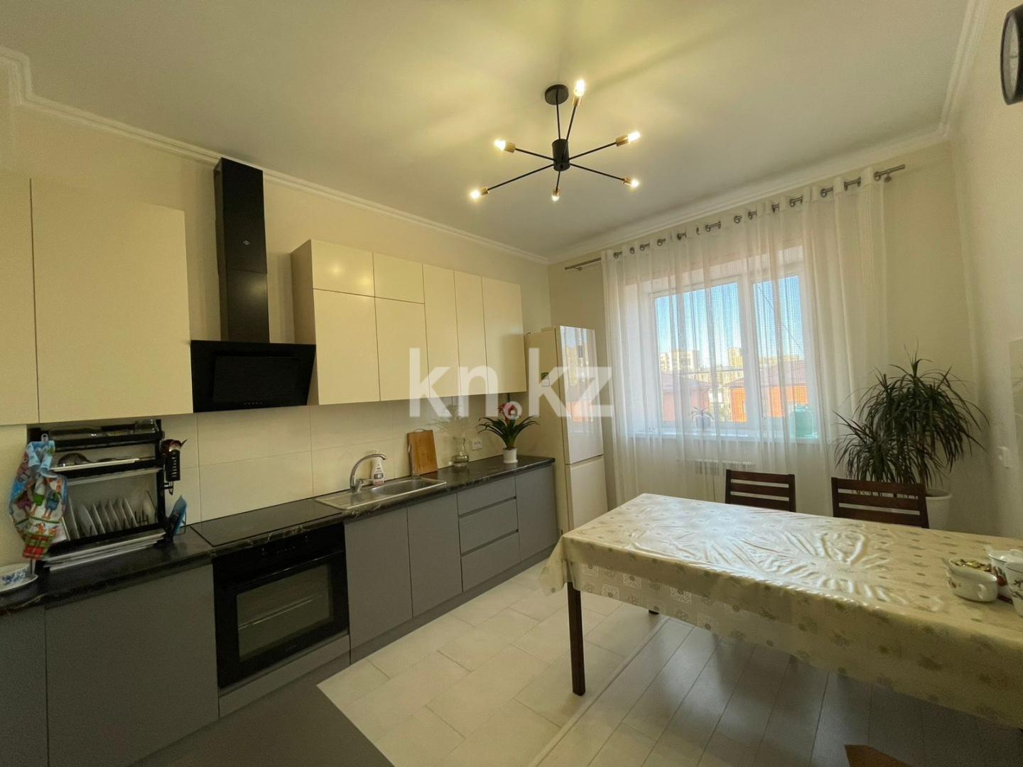 Продажа 3-комнатной квартиры, 95 м² в Караганде