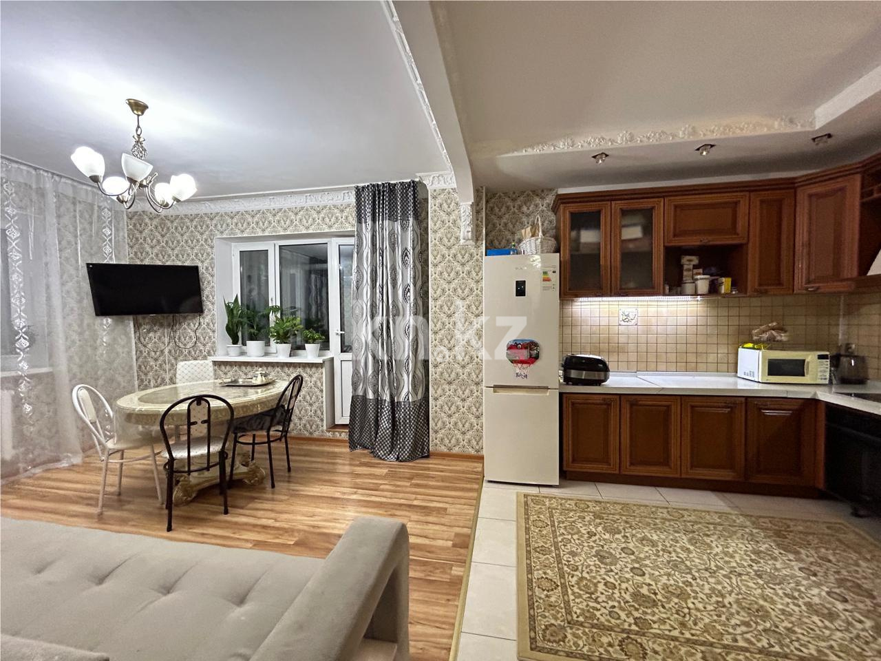 Продажа 3-комнатной квартиры, 69.8 м², ул. Валиханова в Астане - фото 2