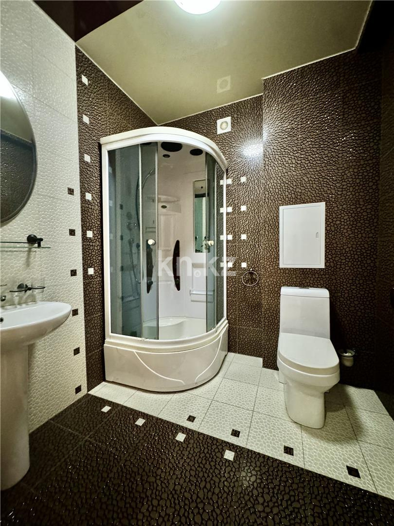 Продажа 6-комнатной квартиры, 227 м², ул. Ерубаева, дом  50/6 в Караганде - фото 45