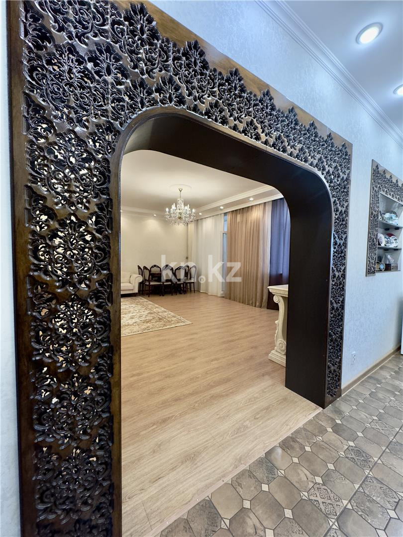 Продажа 5-комнатной квартиры, 217 м², ул. Аманжолова, дом  41 в Караганде - фото 16