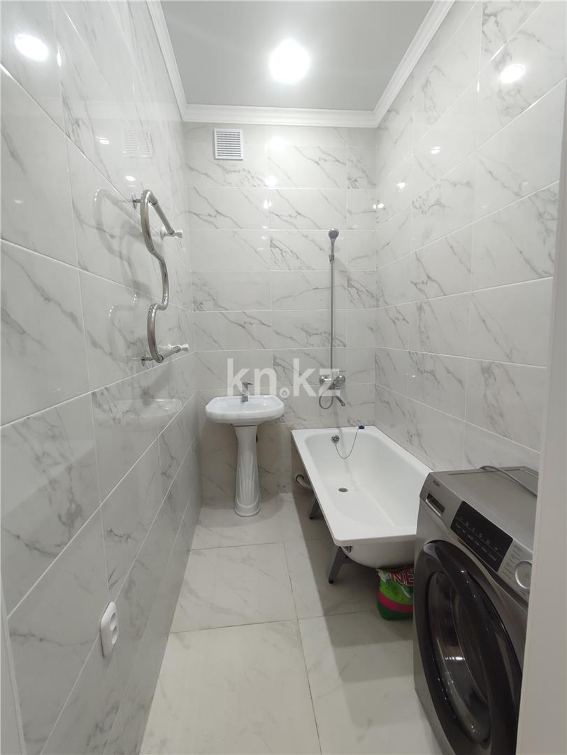 Продажа 2-комнатной квартиры, 64 м², ул. Муканова в Караганде - фото 13