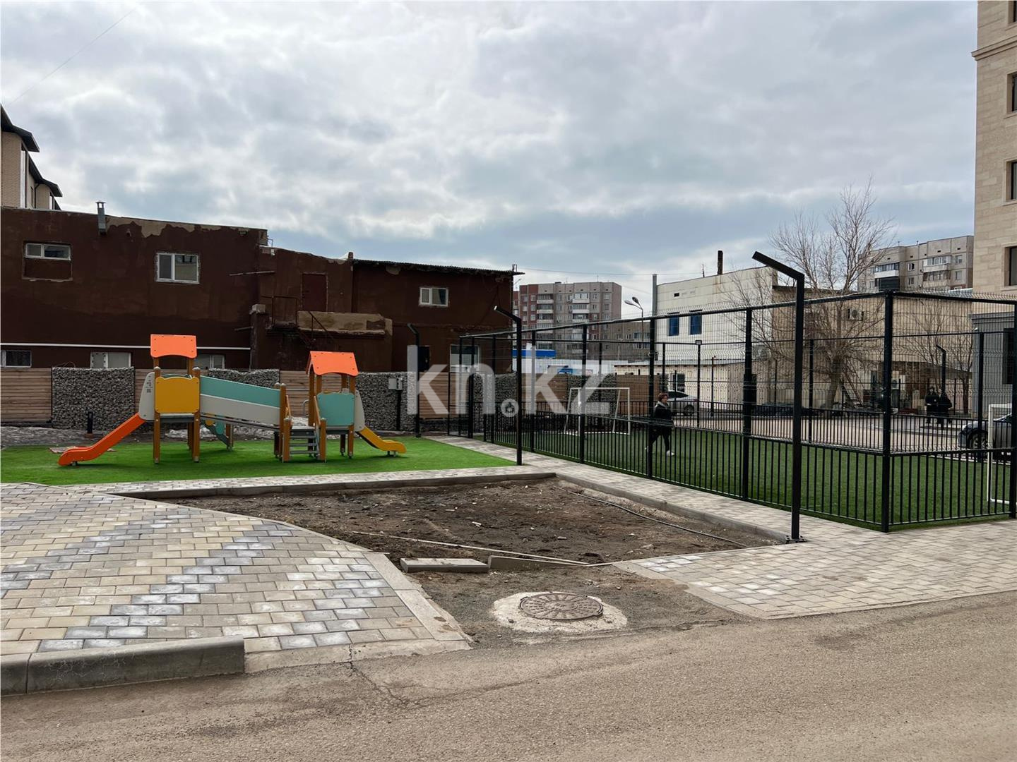 Продажа 3-комнатной квартиры, 100 м², ул. Муканова, дом  53/8 в Караганде - фото 24