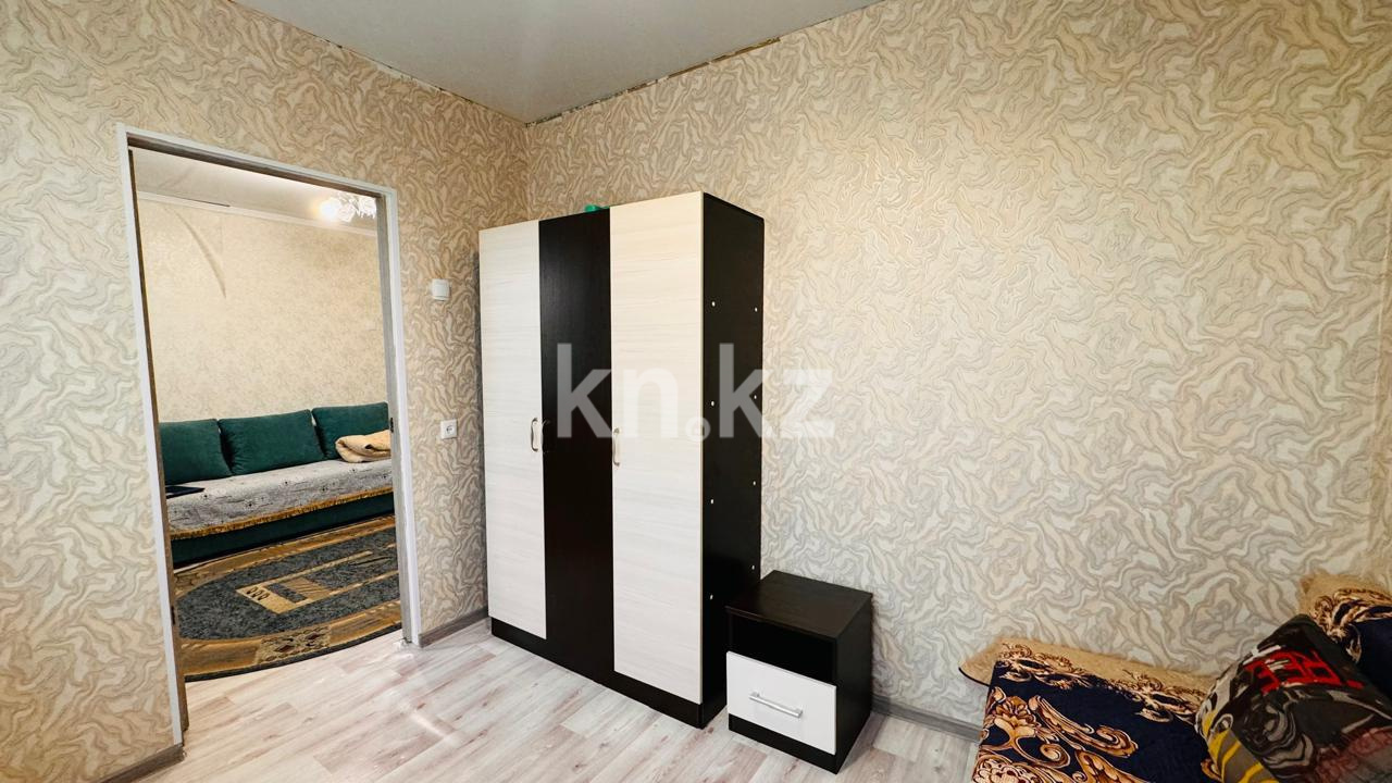 Продажа 3-комнатной квартиры, 48 м², 17-й мкр., дом  52 в Караганде - фото 7