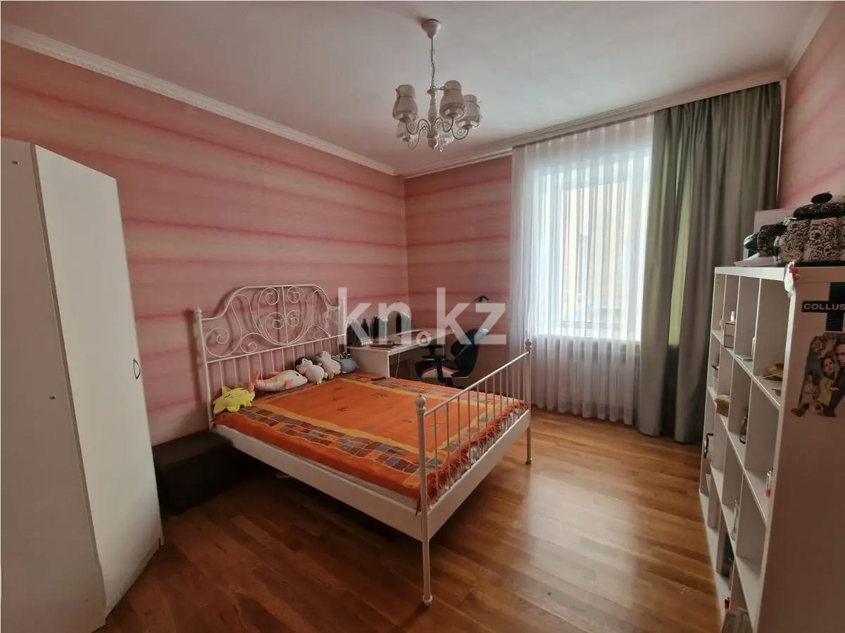 Продажа 5-комнатной квартиры, 189 м², ул. Аханова (Театральная) в Караганде - фото 4