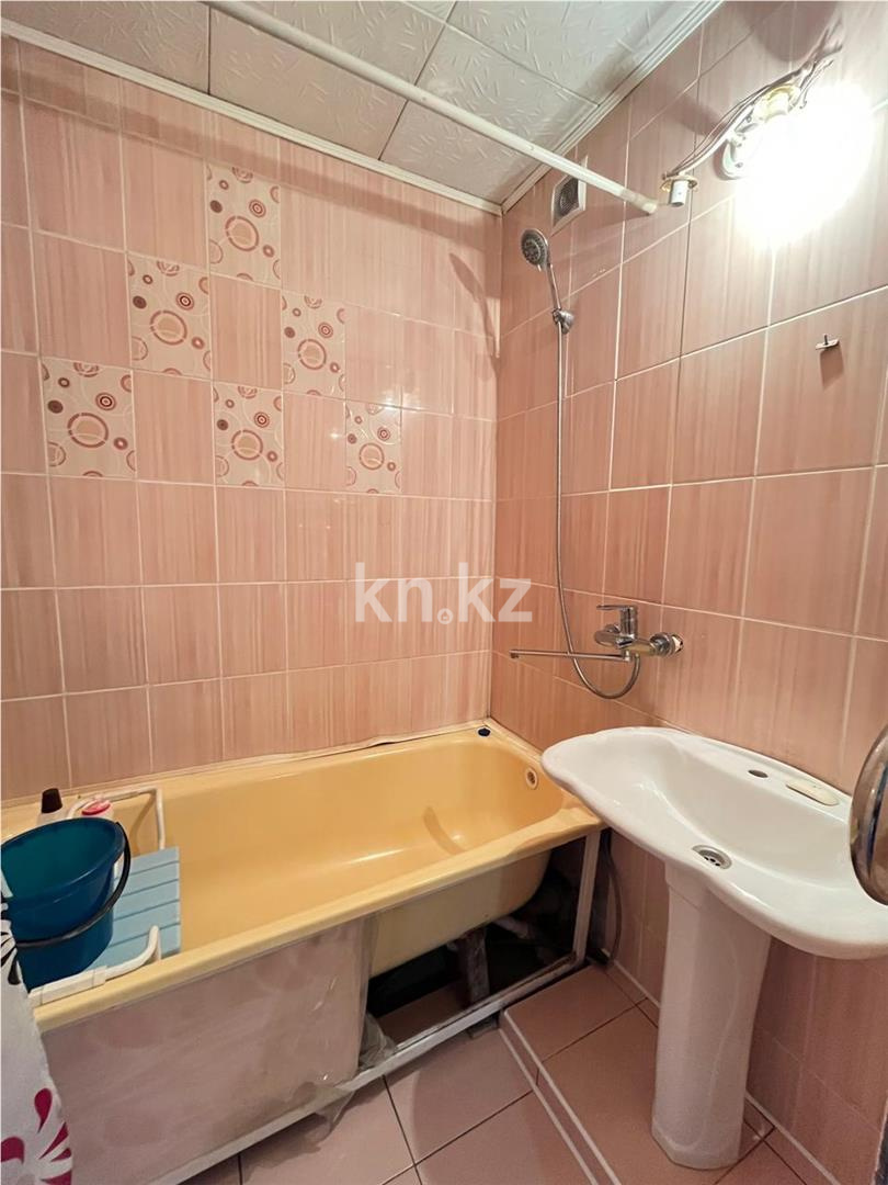 Продажа 4-комнатной квартиры, 79 м², ул. Дюсембекова, дом  67 в Караганде - фото 16