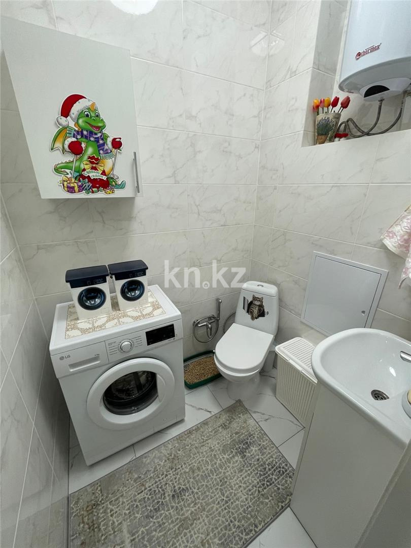 Продажа 2-комнатной квартиры, 65 м², ул. Букетова в Караганде - фото 7