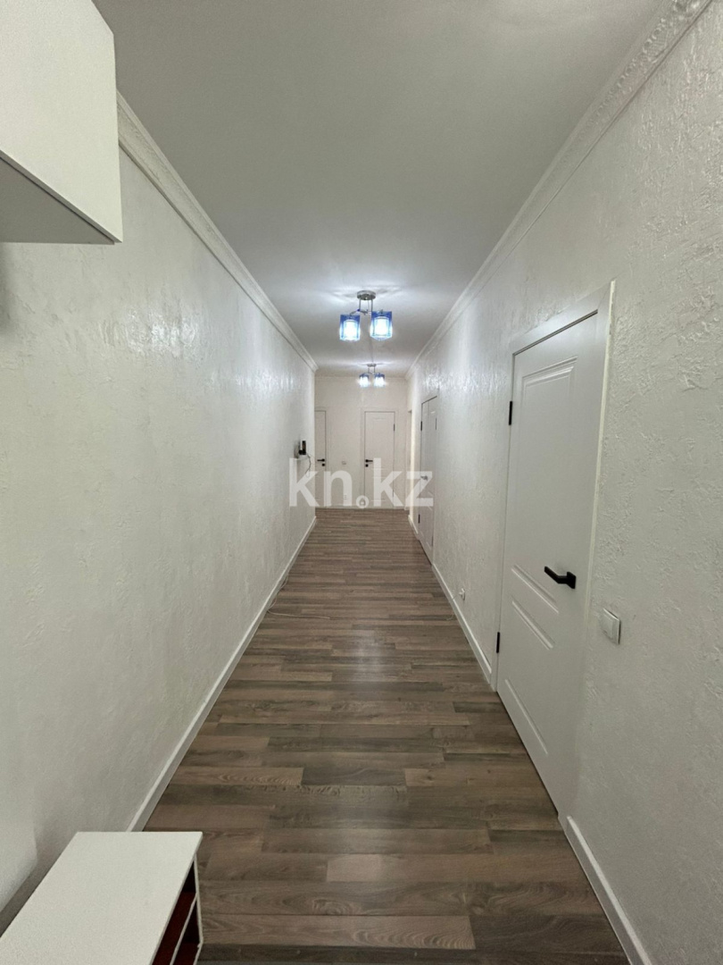 Продажа 3-комнатной квартиры, 91 м², пр. Шахтеров, дом  60 в Караганде - фото 10