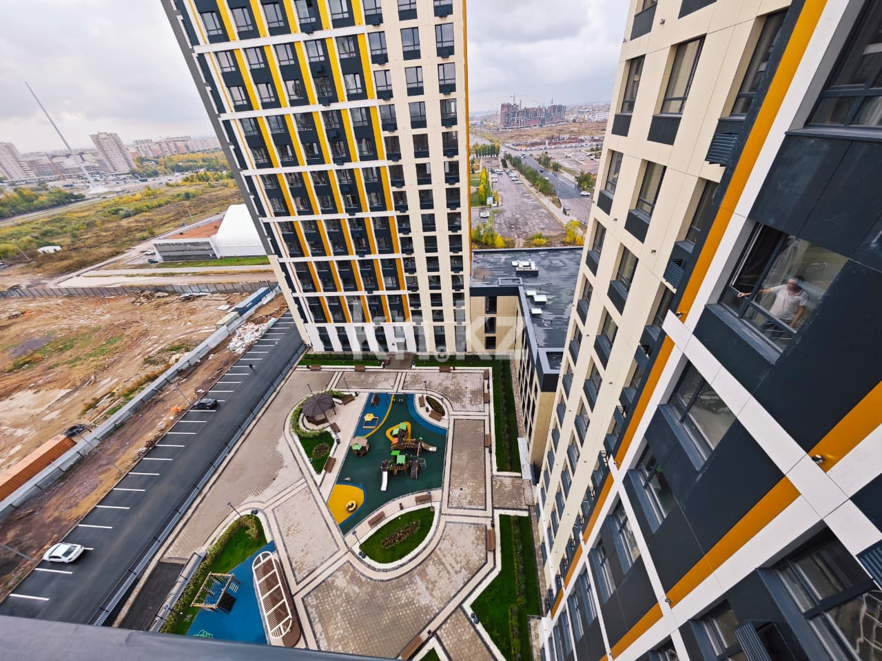 Продажа 3-комнатной квартиры, 89 м², ул. Дюсембекова, дом  83/3 в Караганде