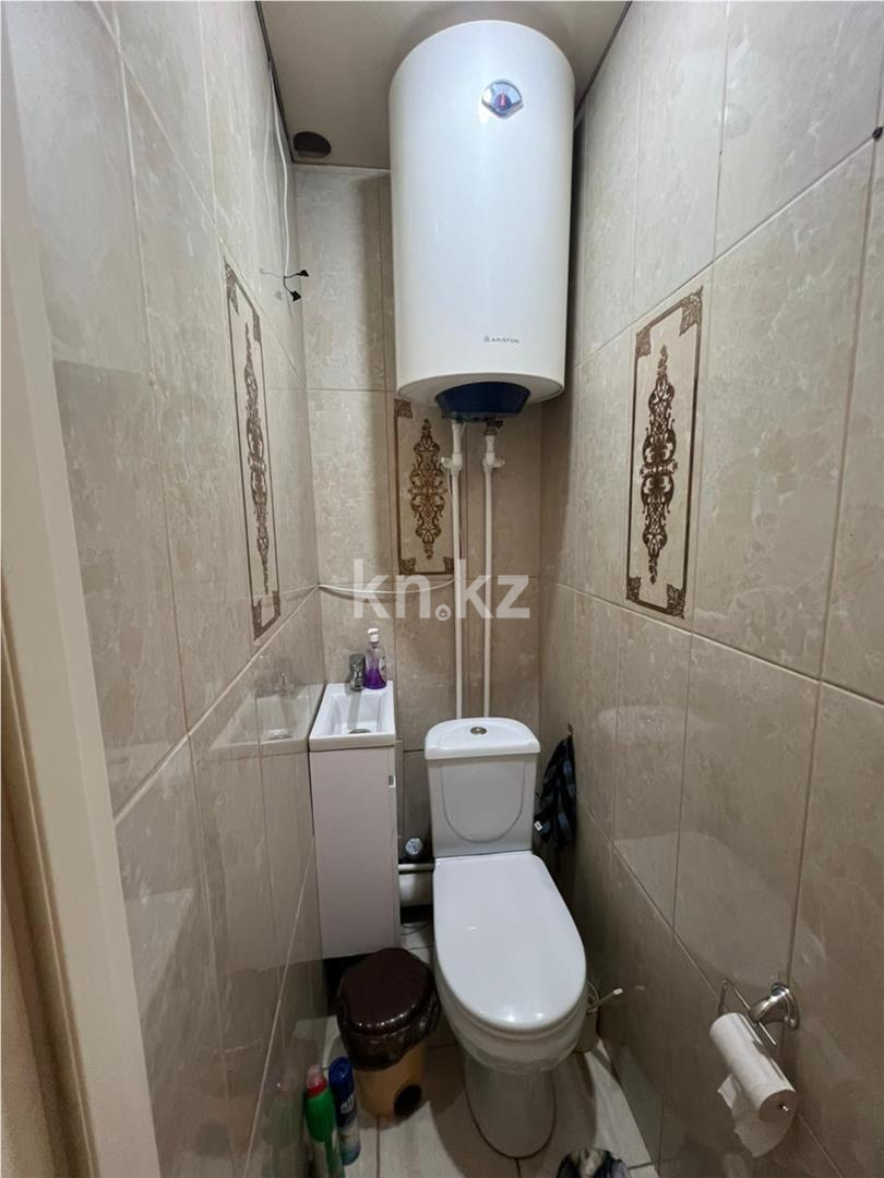 Продажа 3-комнатной квартиры, 61 м², ул. Ержанова, дом  42 в Караганде - фото 10