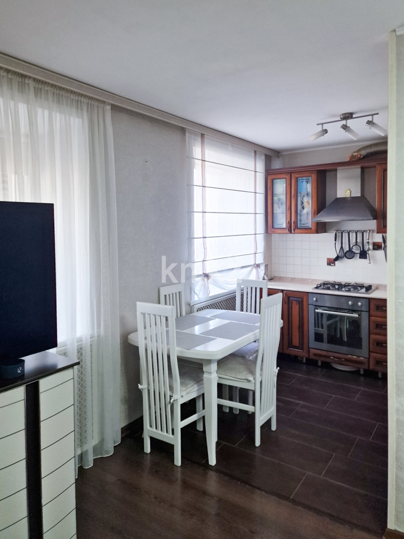 Продажа 2-комнатной квартиры, 43 м², ул. Аманжолова, дом  6 в Караганде - фото 5