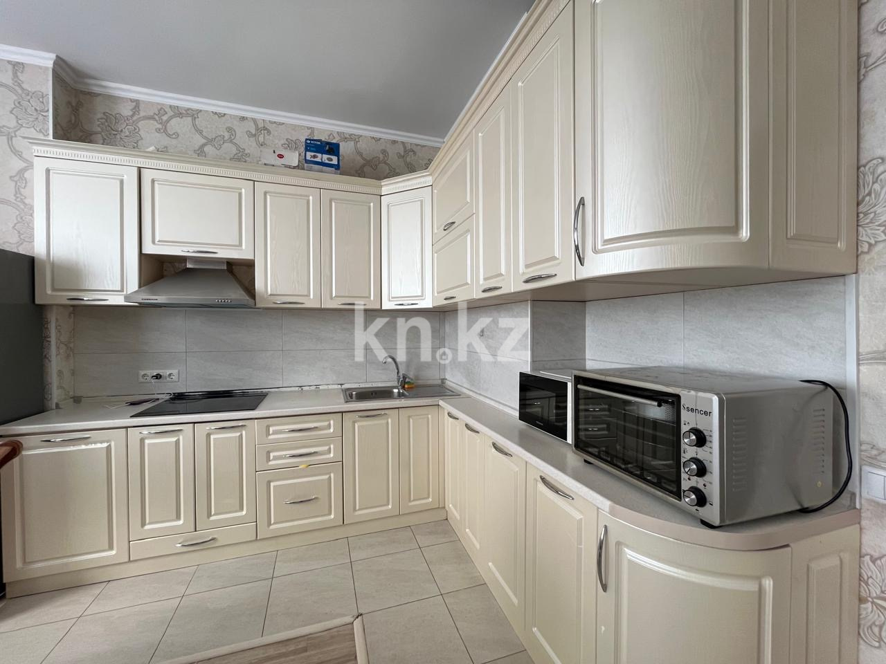 Аренда 2-комнатной квартиры, 78 м² в Астане