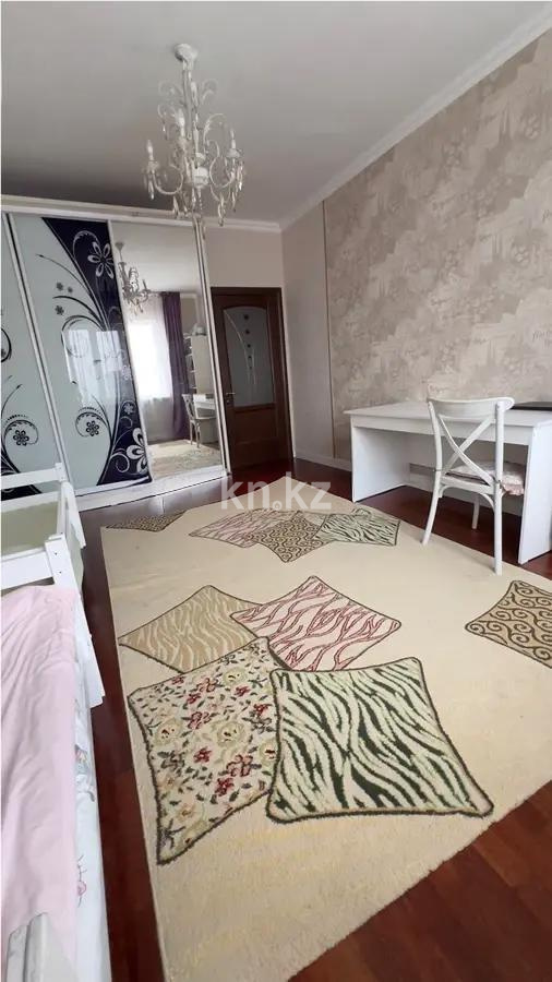 Продажа 2-комнатной квартиры, 70 м², ул. Чуланова, дом  131 в Алматы - фото 3