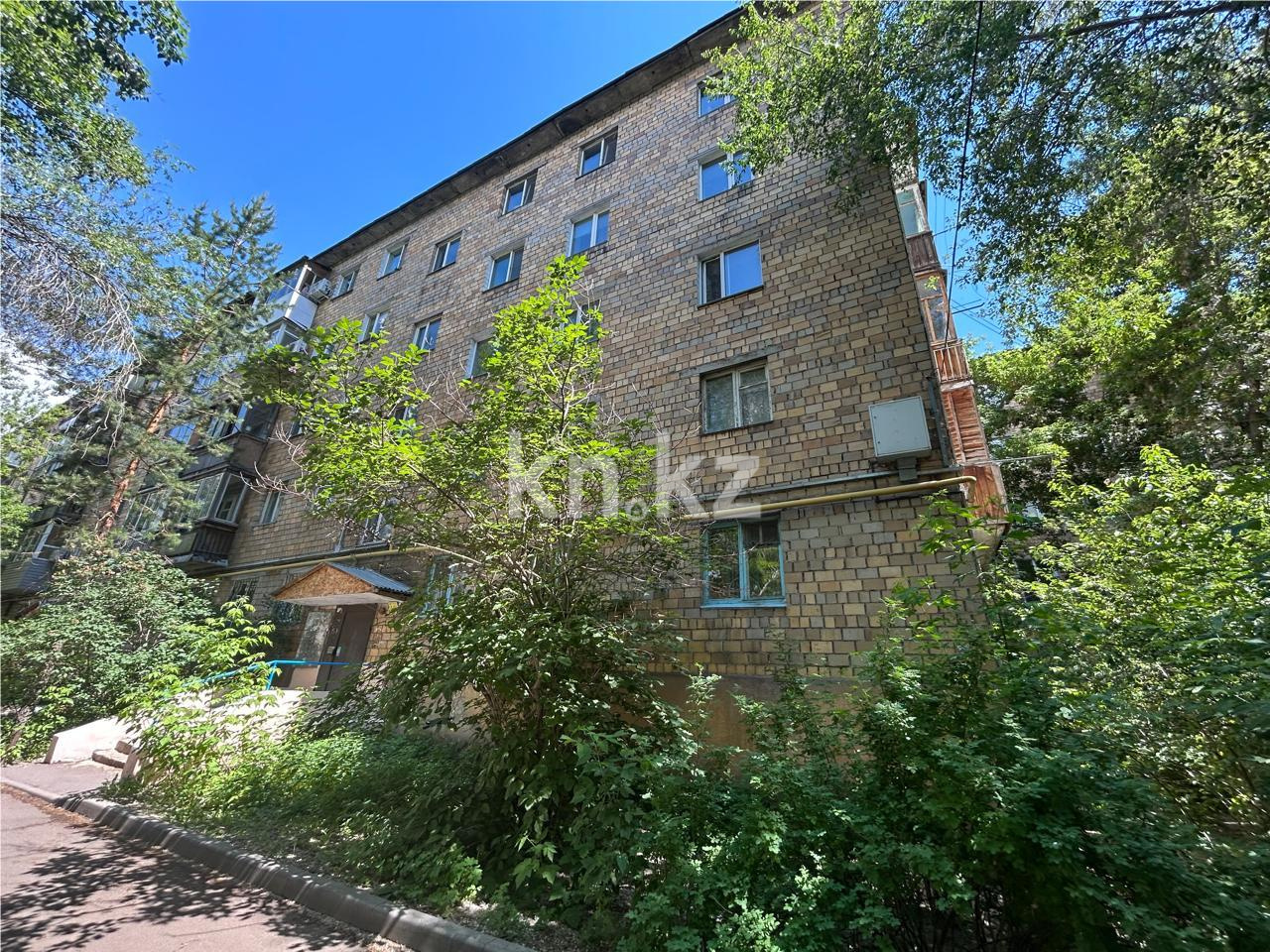 Продажа 4-комнатной квартиры, 93 м², ул. Аманжолова, дом  21 в Караганде - фото 13