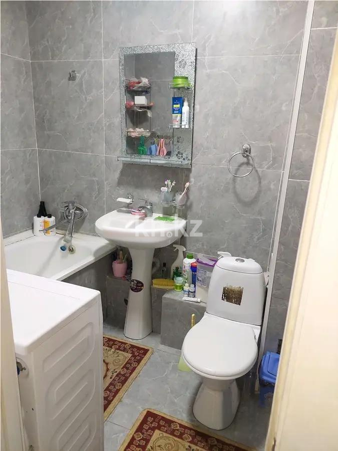 Продажа 3-комнатной квартиры, 63 м², мкр-н Аксай-2, дом  17 в Алматы - фото 5