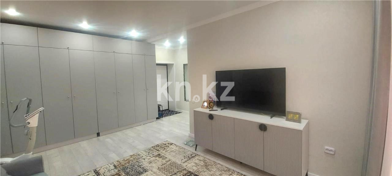 Продажа 2-комнатной квартиры, 60 м², ул. Муканова в Караганде - фото 3