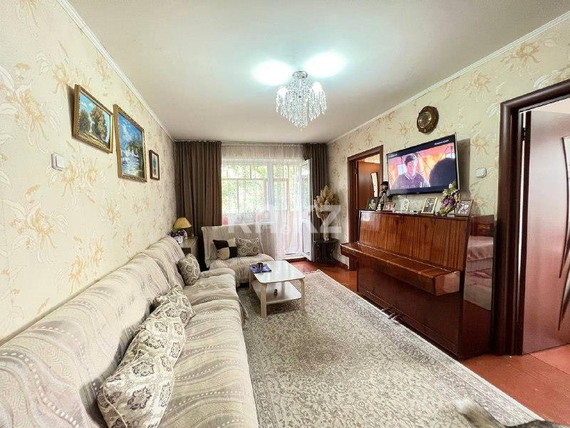 Продажа 4-комнатной квартиры, 61 м², мкр-н 17, дом  39 в Караганде