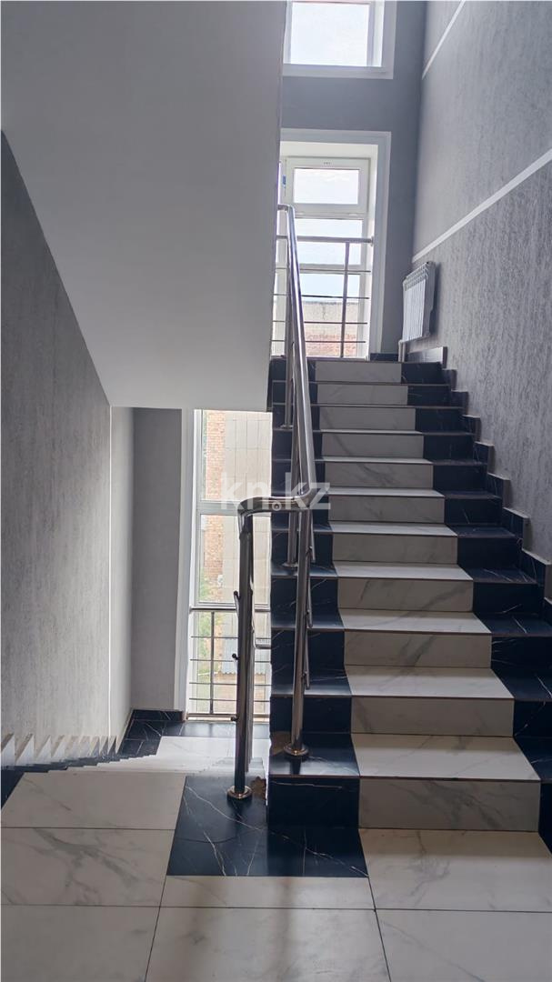 Продажа 3-комнатной квартиры, 59 м², ул. Муканова в Караганде - фото 20