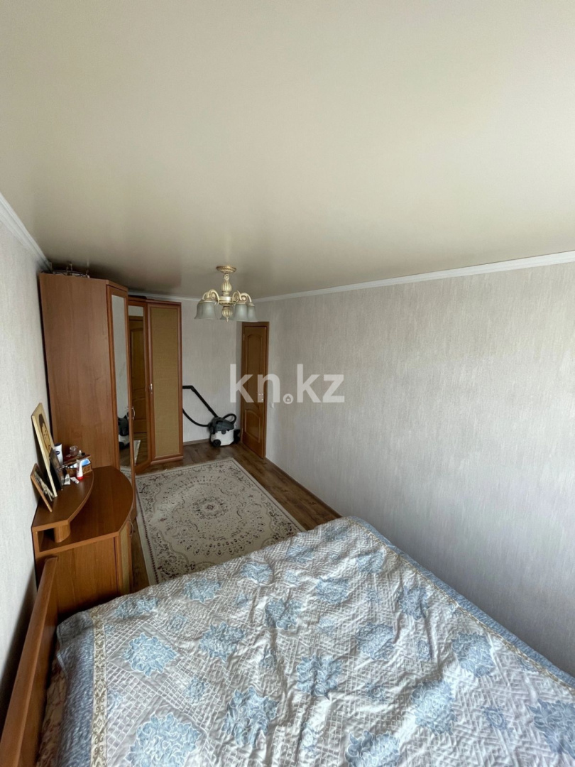 Продажа 4-комнатной квартиры, 76 м², ул. Дюсембекова, дом  37/2 в Караганде - фото 8