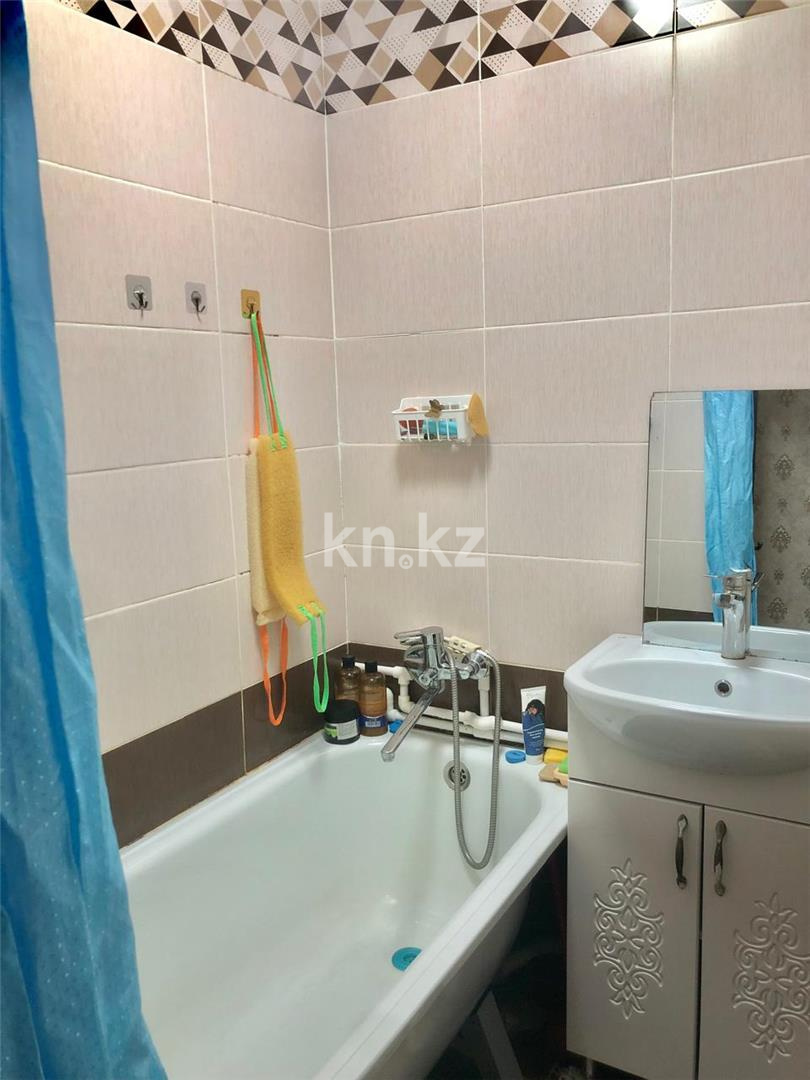 Продажа 4-комнатной квартиры, 61 м², мкр-н 15, дом  28 в Караганде - фото 13