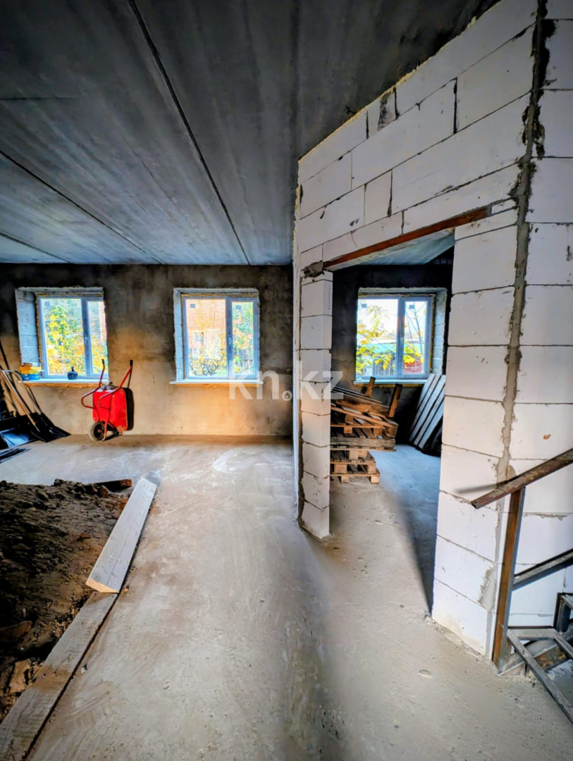 Продажа 4-комнатной квартиры, 135 м², ул. Скоробогатова, дом  108 в Уральске - фото 5