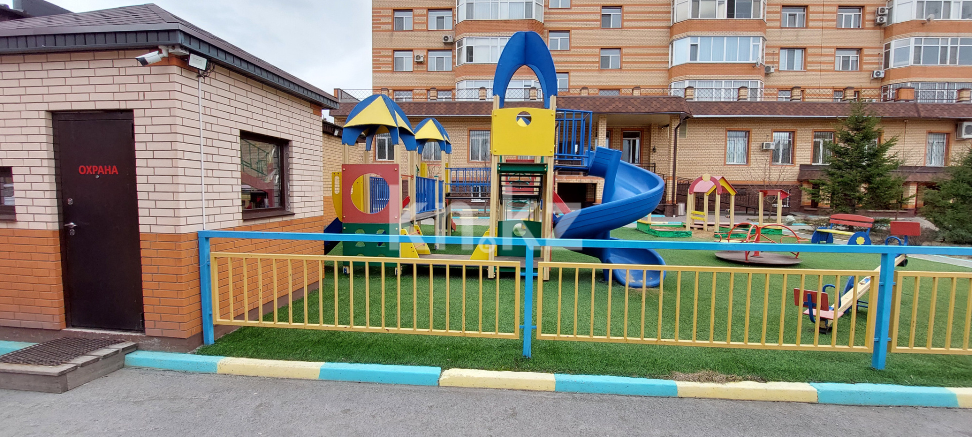 Продажа 4-комнатной квартиры, 145 м², ул. Аманжолова, дом  41 в Караганде - фото 21