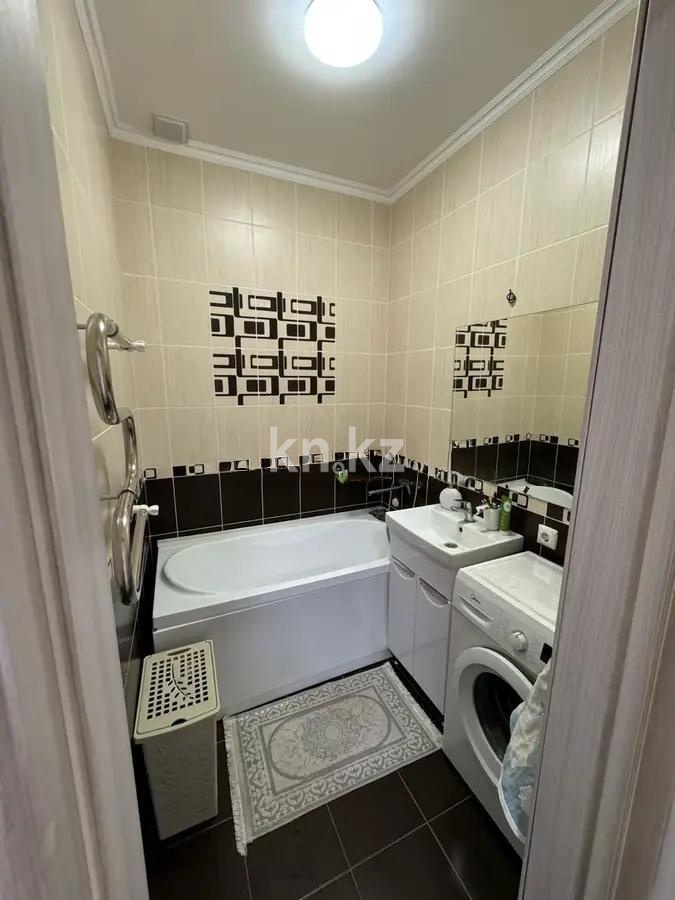 Продажа 2-комнатной квартиры, 65 м², пр. Шахтеров, дом  5/1 в Караганде - фото 4