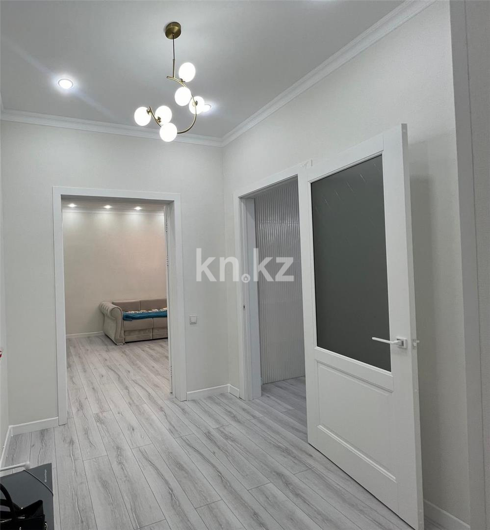 Продажа 3-комнатной квартиры, 95 м², ул. Муканова, дом  1/9 в Караганде - фото 8