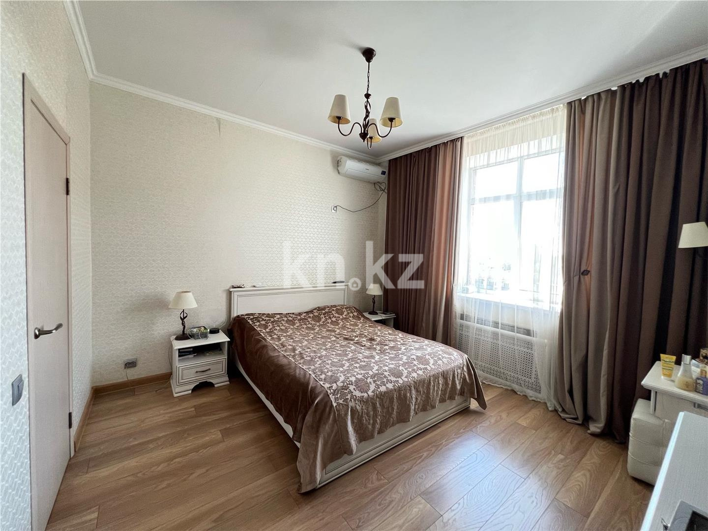 Продажа 3-комнатной квартиры, 127 м², ул. Аманжолова, дом  96/1 в Караганде - фото 5