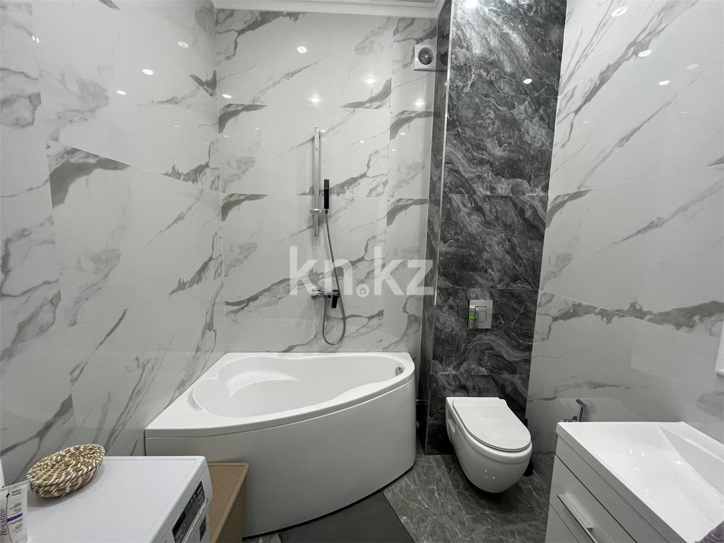 Продажа 3-комнатной квартиры, 87 м², мкр-н Степной-3, дом  1/4 в Караганде - фото 12