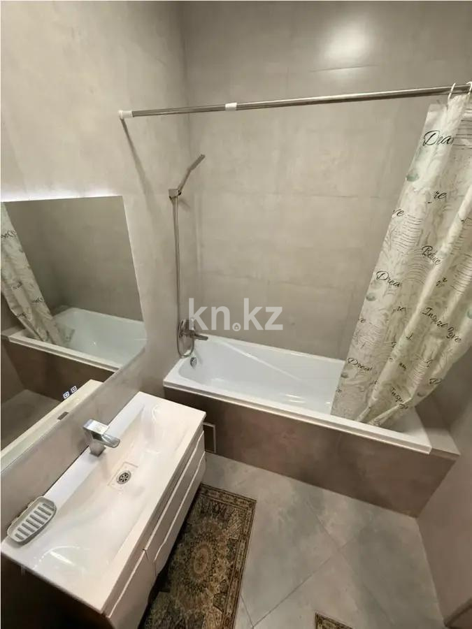 Продажа 2-комнатной квартиры, 71 м², ул. Утеген батыра, дом  11в в Алматы - фото 4