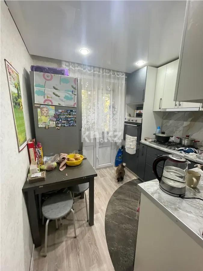 Продажа 3-комнатной квартиры, 43 м², 12 мкр., дом  6 в Караганде