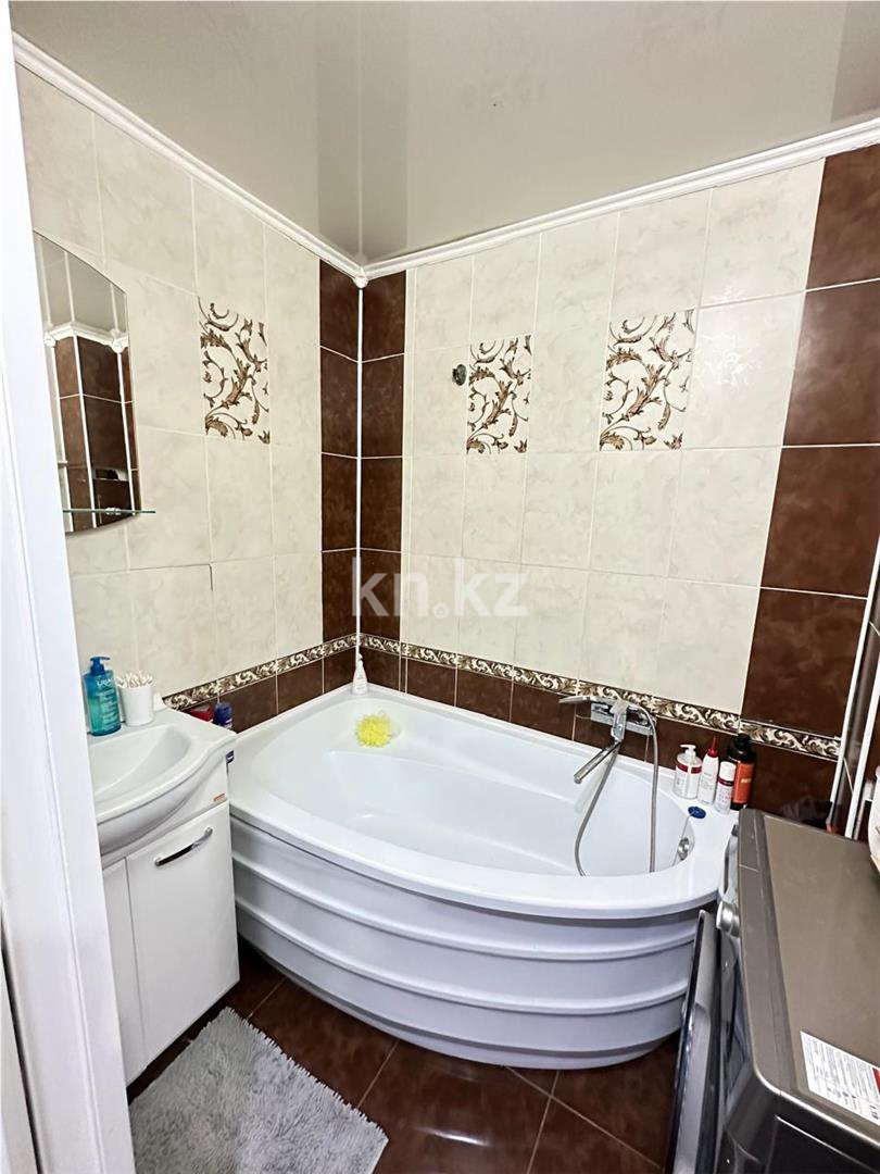 Продажа 4-комнатной квартиры, 61 м², 22 мкр. в Караганде - фото 12