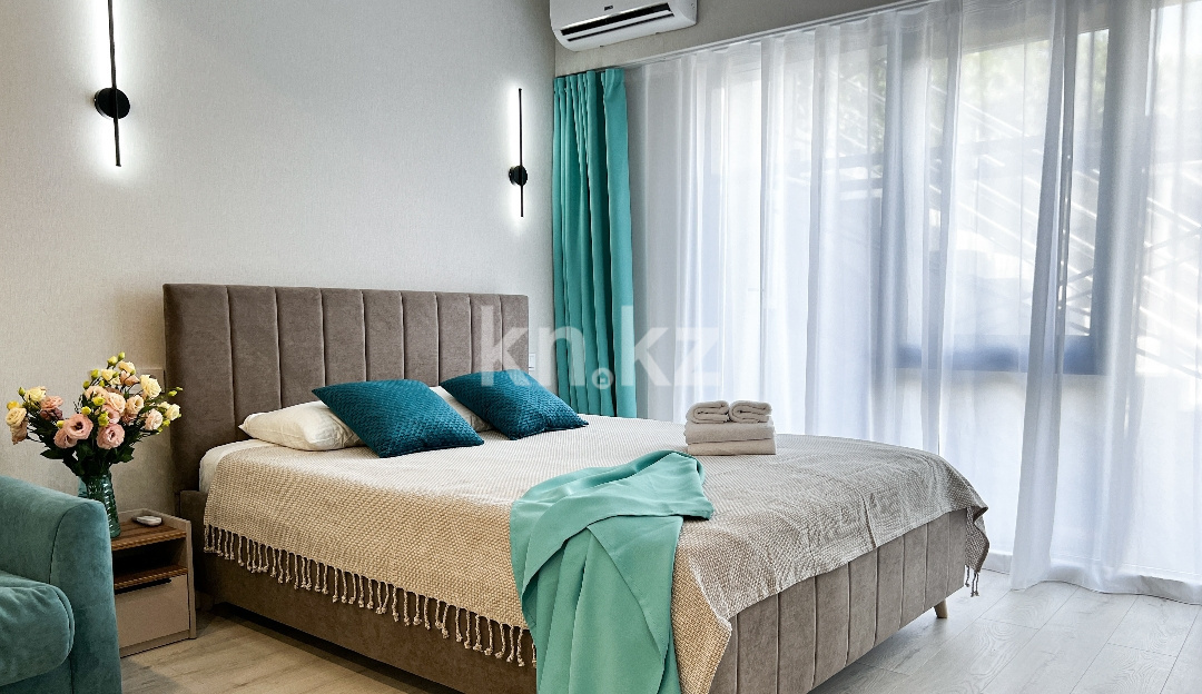 Аренда 1-комнатной квартиры посуточно, 40 м², ул. Сатпаева, дом  90 - В самом центре города в Алматы