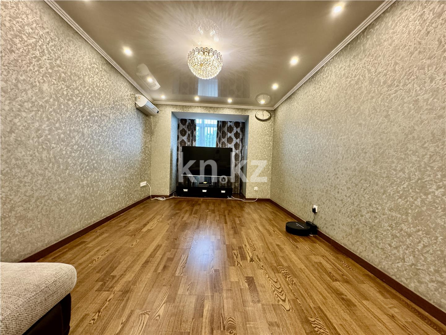 Продажа 4-комнатной квартиры, 93 м², ул. Аманжолова, дом  71 в Караганде - фото 2