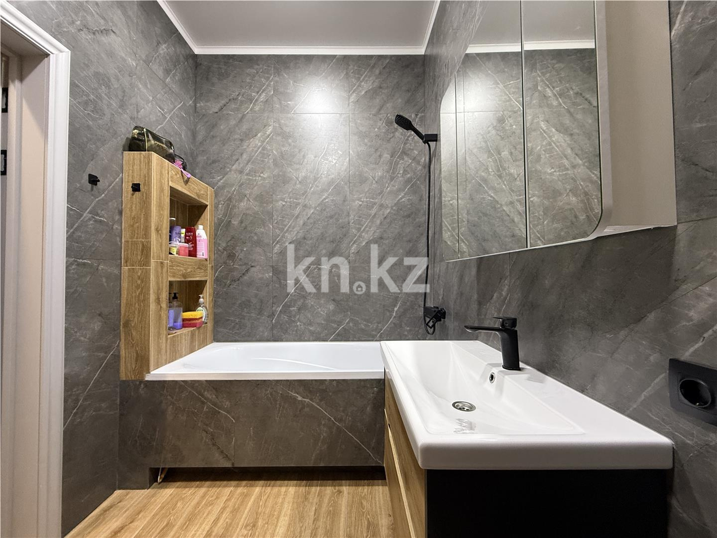Продажа 3-комнатной квартиры, 91 м², ул. Ашимова в Караганде - фото 8